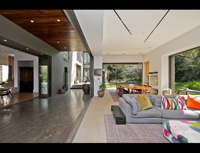 4 BEDROOM HOUSE TO LET IN MELROSE